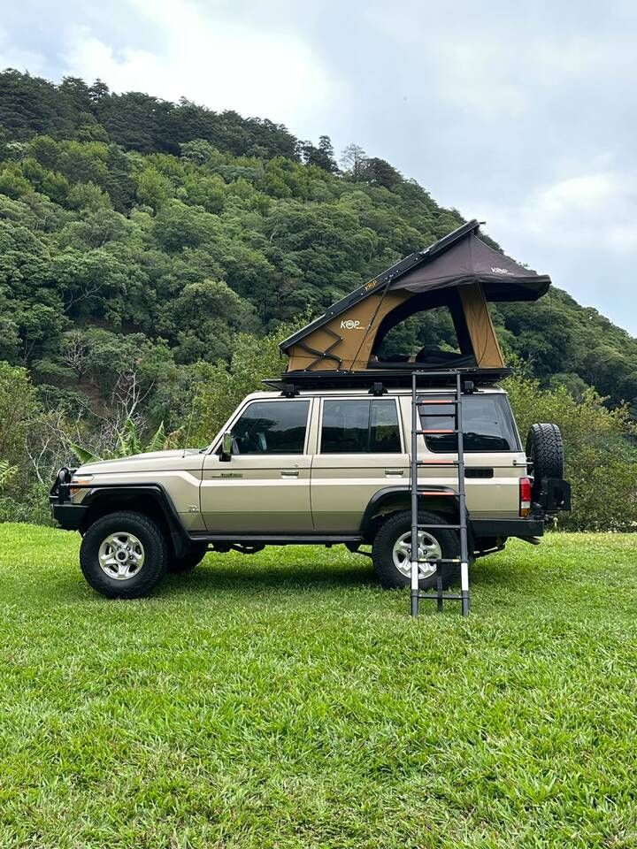 Toyota Land Cruiser 76 Series LX