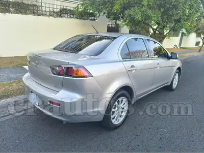 Mitsubishi LANCER GLS