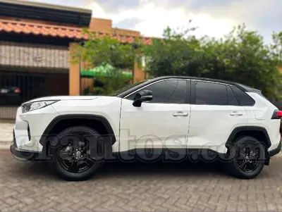 Toyota RAV4 LE