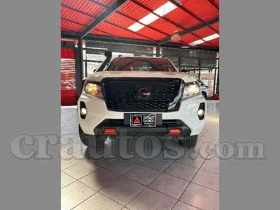 Nissan FRONTIER XE