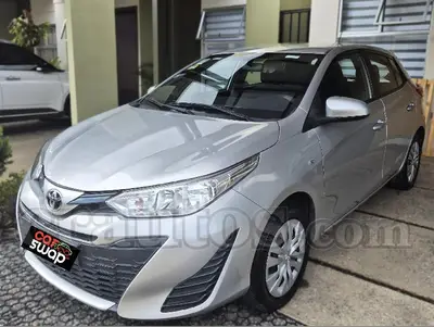Toyota YARIS E