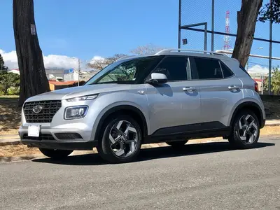 hyundai-venue-2022-automatico-gris