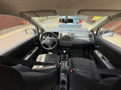 nissan-tiida-2018-manual