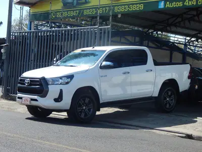 toyota-hilux-sr-2-4l-automatico-tdi-2024