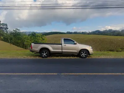 toyota-hilux-dx