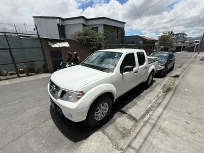 nissan-frontier-4-puertas-2014-full-4x4-4000cc-gasolina