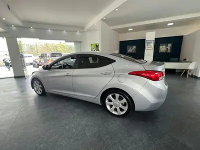 2013-hyundai-elantra