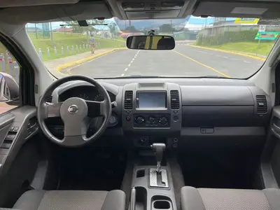 nissan-navara-le-2012
