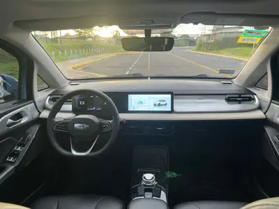 geely-geometry-e-225-2024