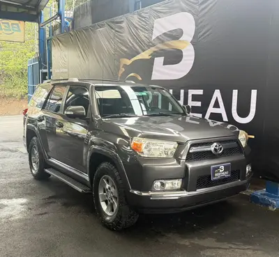 toyota-4runner-sr5-2011-gris-automatico-4x2