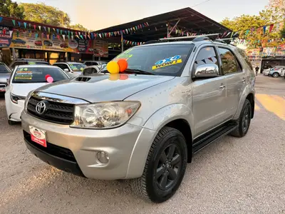 toyota-fortuner-srv-2011-auto-tdi-7psj
