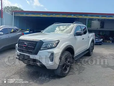 Nissan FRONTIER NP300