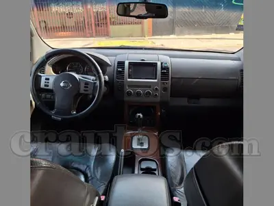 Nissan PATHFINDER LE