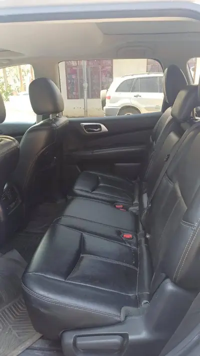 2015 Nissan Pathfinder SE