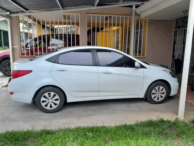 Hyundai Accent Blue GT 2016