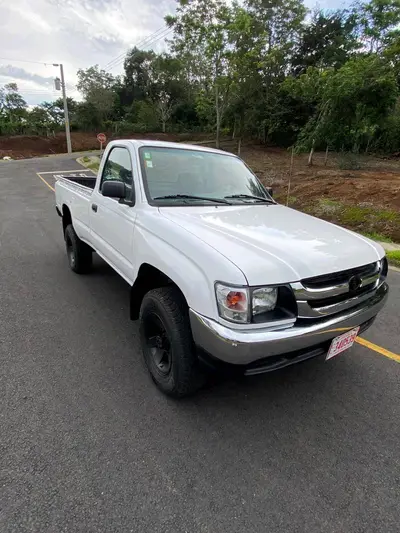 Toyota Hilux sr 2003