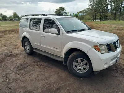 Nissan Pathfinder SE 2005