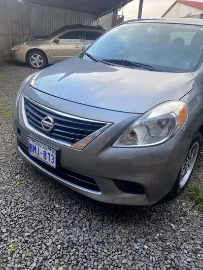 2013 Nissan Versa SV