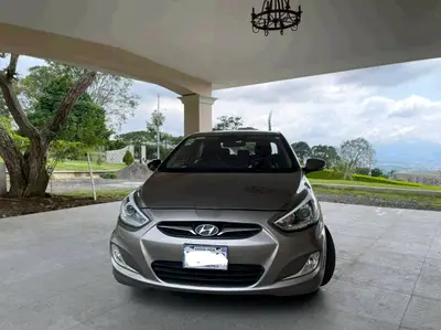 Hyundai Accent Blue GL 2014