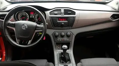 MG GS 1.5 MT STD 2017