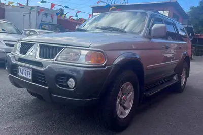 Mitsubishi Montero Sport 2000