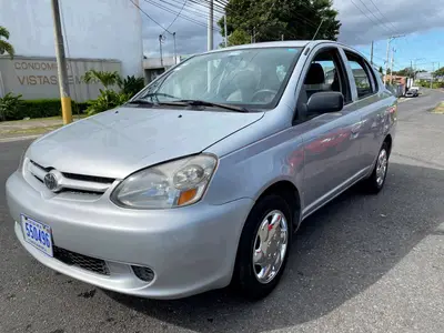 2004 Toyota Yaris Advance