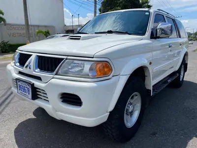 Mitsubishi Nativa 2011