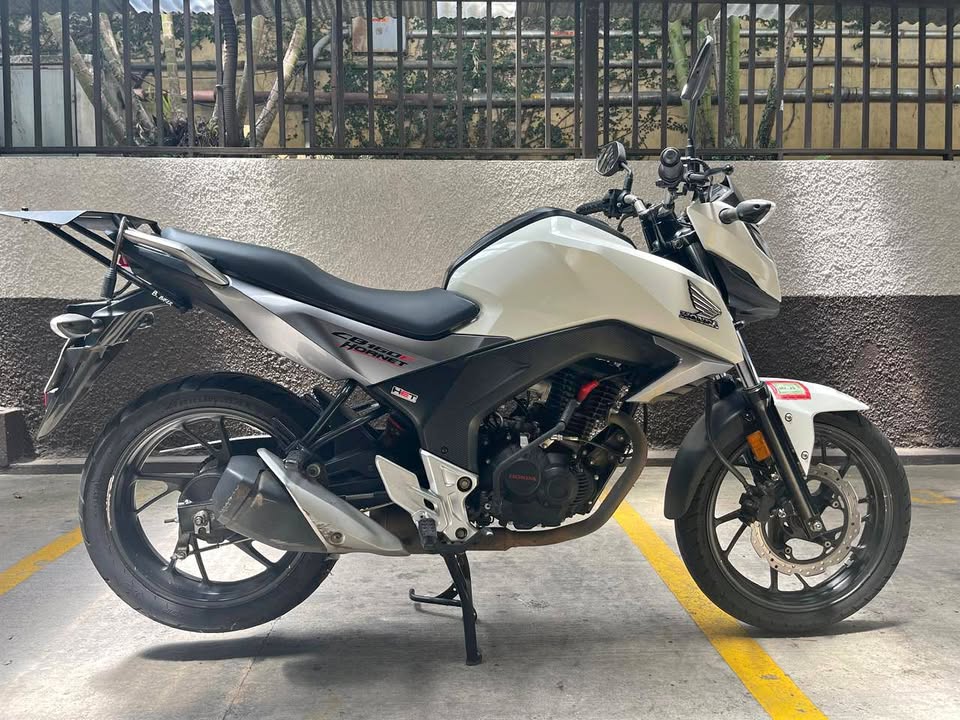 Vendo Moto Honda Hornet CB 160 - negociable