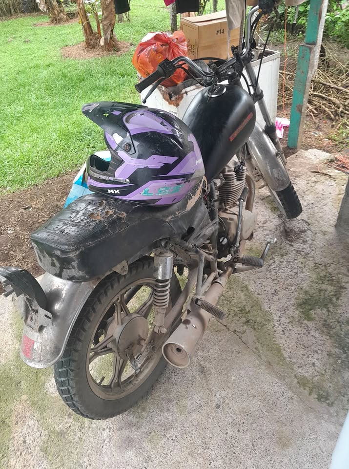 Moto para brete en 90 mil sin papa ni mama muy bien de motor