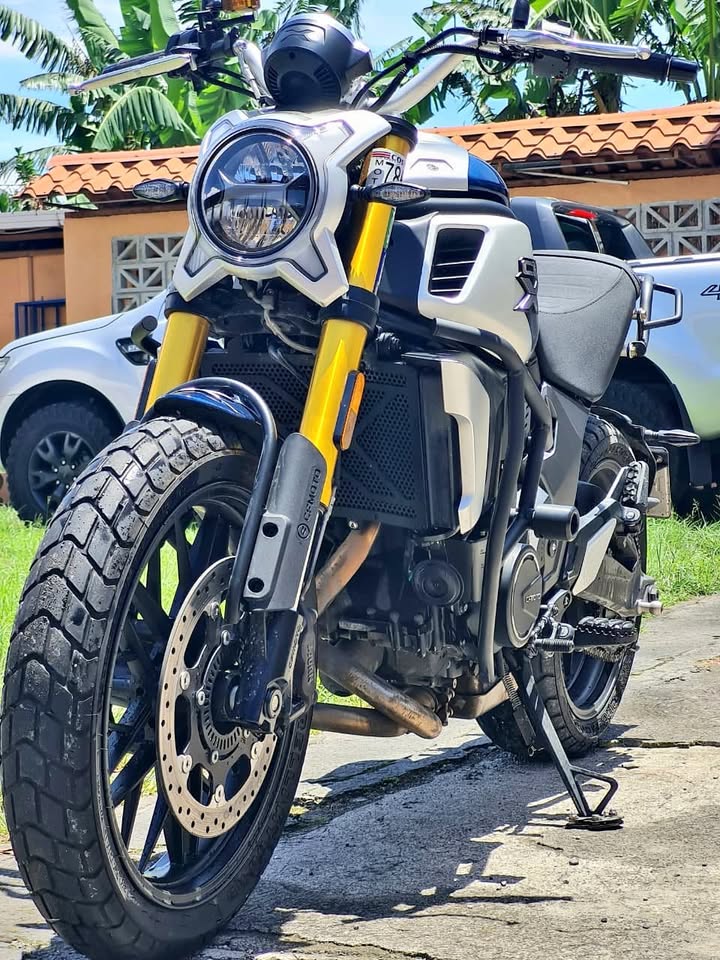 2022 CF Moto 700 CLX Heritage