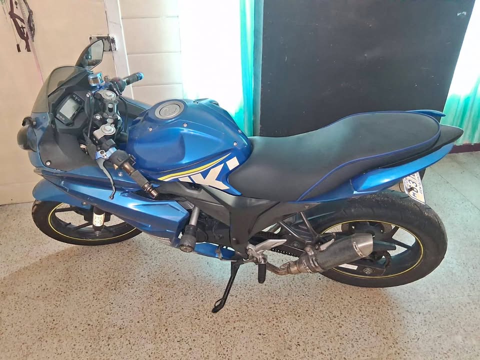Moto para arreglar o repuestos