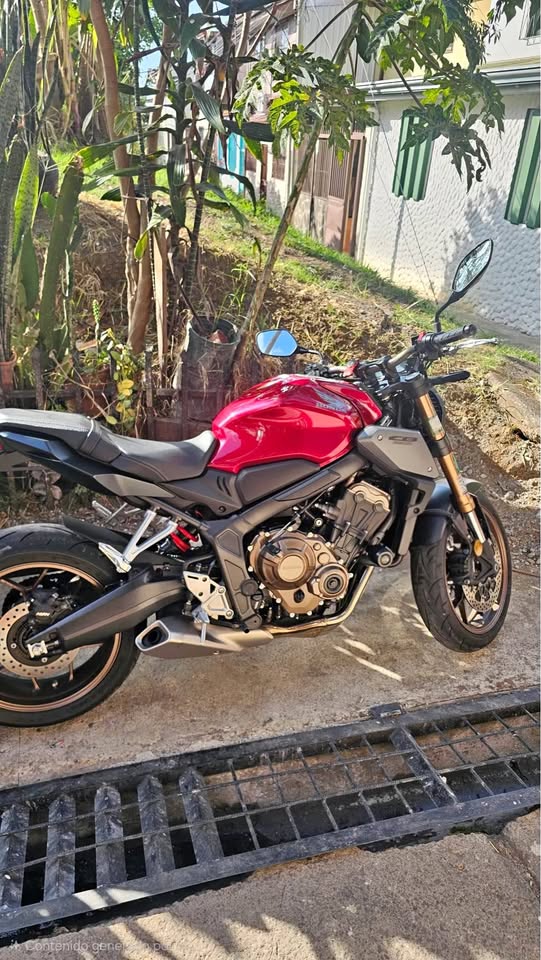 Honda CB650R 2023 recibo moto de menor cilindrada y vuelto